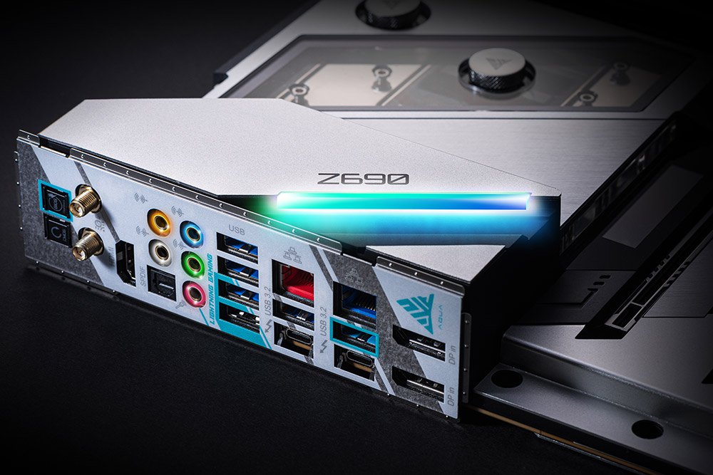 ASRock Z690 AQUA